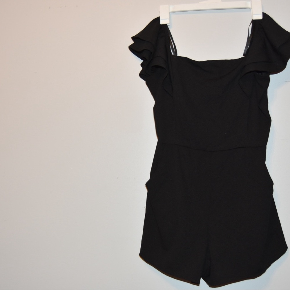 Sky Elegant Black Off-Shoulder Romper